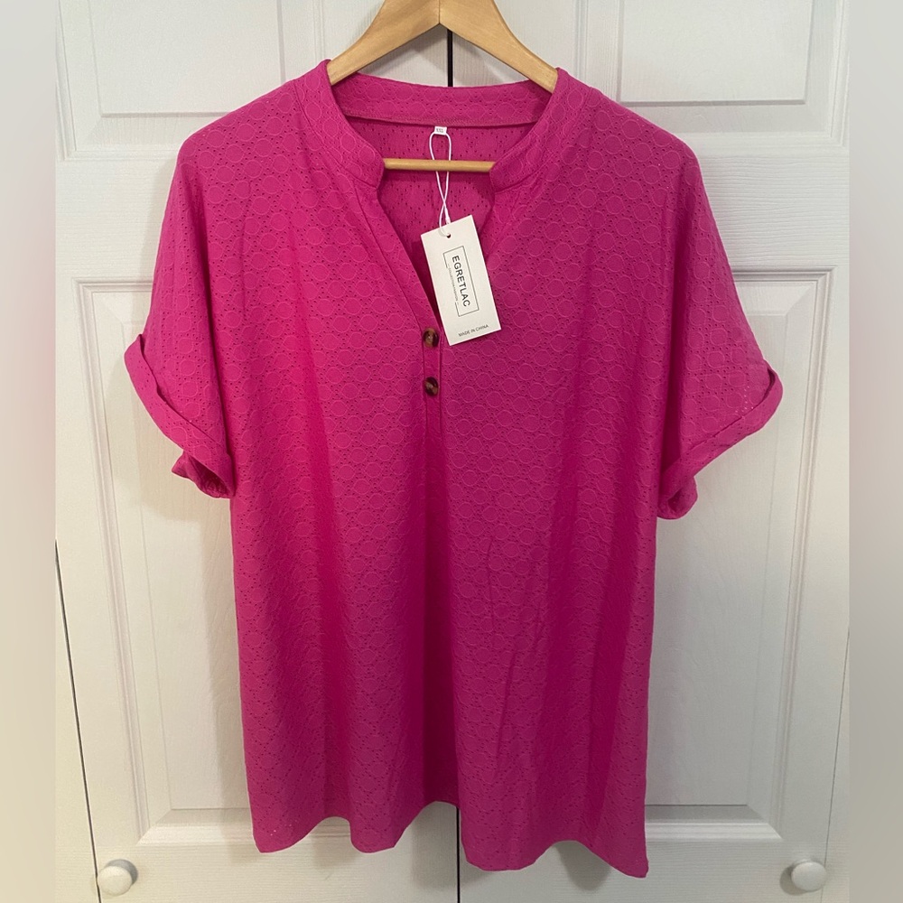 Women’s NWT Pink T-Shirt